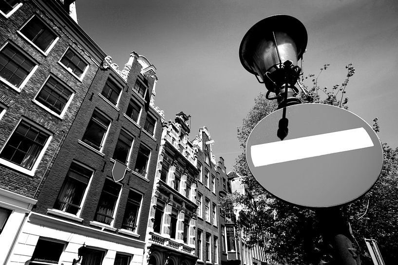 Amsterdam Fassade (Schwarz-Weiß) von Rob Blok