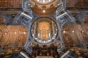 Het interieur van de Sint-Pietersbasiliek van Karsten Rahn