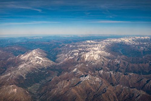 Tiroler en Zuid-Tiroolse Alpen vanuit de lucht/vliegtuig