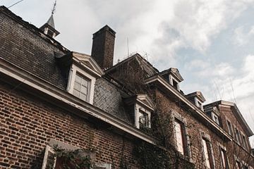 Details van een Verlaten Kasteelgevel van Melvin Meijer