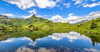 Prachtige wolkenreflectie in de Krummschnabelsee van Christa Kramer thumbnail
