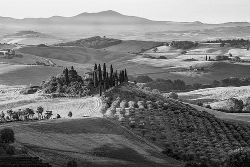 Toscane landschap in Italië in zwart-wit