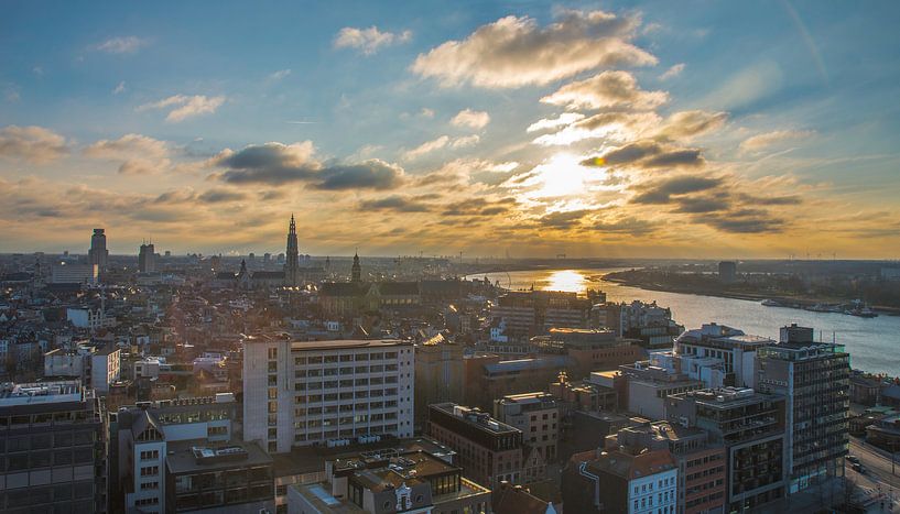 Skyline van Antwerpen  by Freddie de Roeck