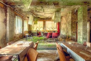Speisesaal im verlassenen Jugendhaus.