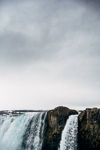 Wasserfall in Island von Suzanne Spijkers