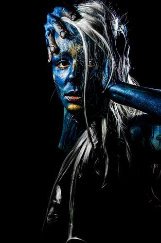 Kunstzinnig geschilderd persoon