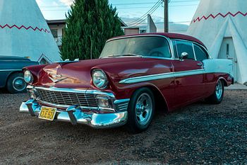 Fahren mit Stil mit dem klassischen roten Chevy Bel Air ?.