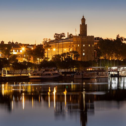 Sevilla, golden tower, plaza de España, Andalucia, Spanje in de ochten