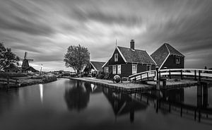 Ein Abend in der Zaanse Schans in Schwarz und Weiß