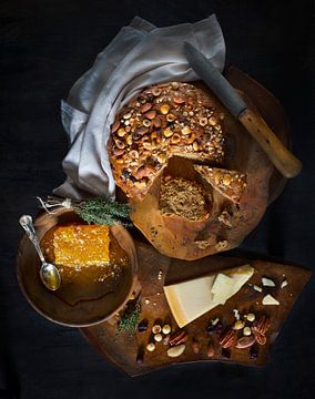 Nut bread with marmalade, nuts and a wedge of cheese by Marga Goudsbloem