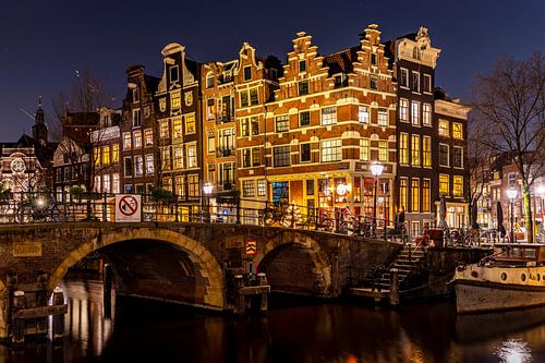 Een winteravond in Amsterdam, over een paar dagen is het Kerst