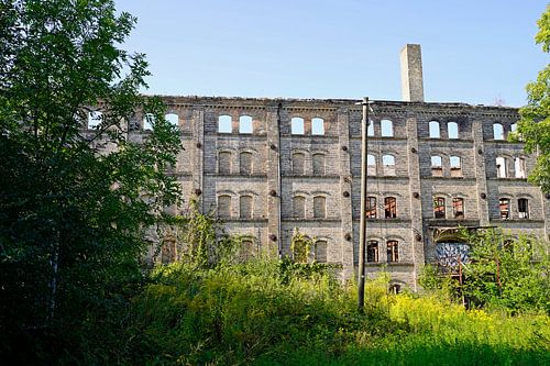 Ruïne van het opslaggebouw van het molencomplex Böllberg in Halle in Duitsland