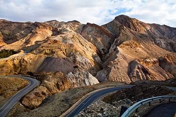 De Koninklijke Weg slingerend door de bergen van Jordanië, Arabië van WorldWidePhotoWeb