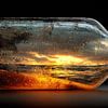 Sonnenuntergang in einer Panorama-Glasflasche von TheXclusive Art