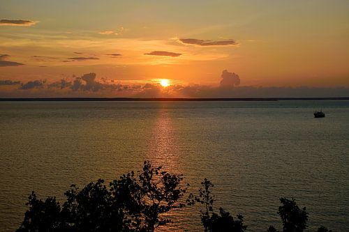 De lucht kleurt oranje in Darwin