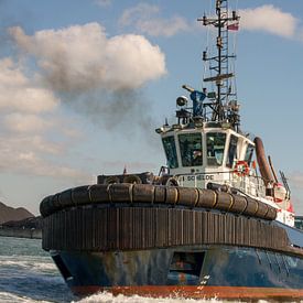 Tugboat in action on the Maasvlakte by scheepskijkerhavenfotografie