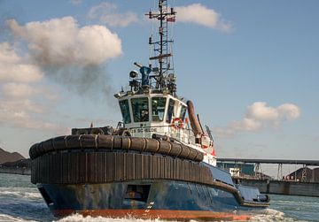 Tugboat in action on the Maasvlakte by scheepskijkerhavenfotografie