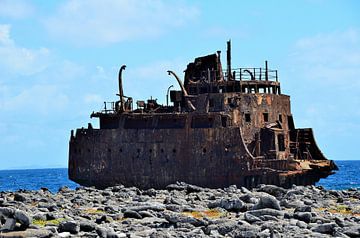 Schiffswrack auf Klein Curaçao von Karel Frielink