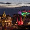 Edinburgh Castle und die Beleuchtung des Stadtzentrums, Schottland, UK von Arch White