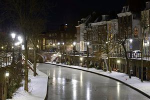 Oudegracht in Utrecht tussen Zandbrug en Jacobibrug van Donker Utrecht