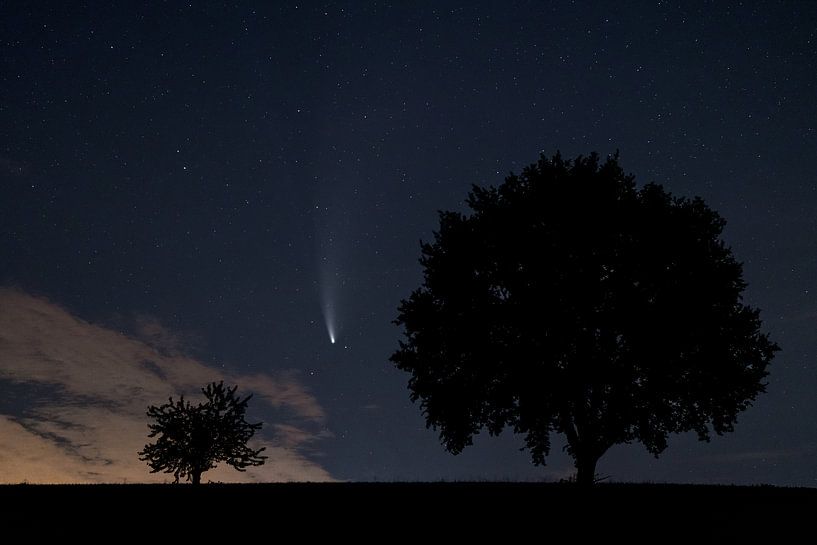 Comet Night by Uwe Ulrich Grün