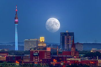 Dortmund in the silver light of the moonrise