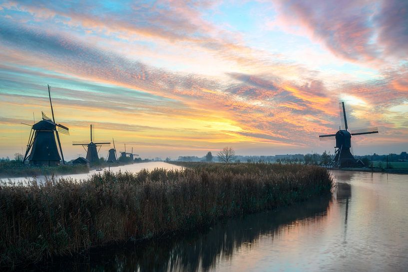 Lever de soleil à Kinderdijk avec brouillard par Roy Poots