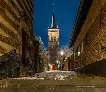 Elsloo in de avond in de winter met sneeuw
