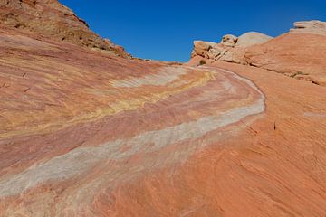Valley of Fire: Het Ontzagwekkende Spel van Hitte en Kleur IV van Gerry van Roosmalen