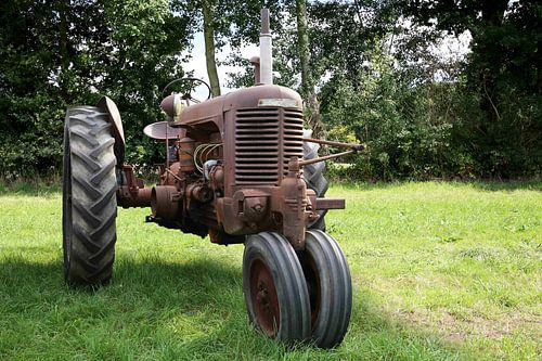Case SC roestige tractor uit 1942