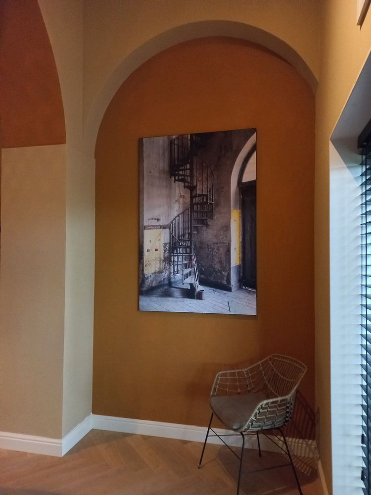 Verlassene Metalltreppe.  von Roman Robroek – Fotos verlassener Gebäude 