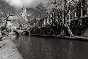 Der Dom von Utrecht, gesehen vom Kai an der Oodegracht in der Nähe der Gaardbrug (im Liegen)