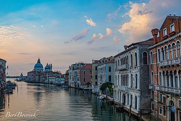 Uitzicht op Canal Grande, Venetië van Bert Boevink