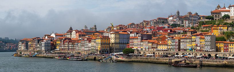Das Stadtbild von Porto in Portugal von Atelier Liesjes