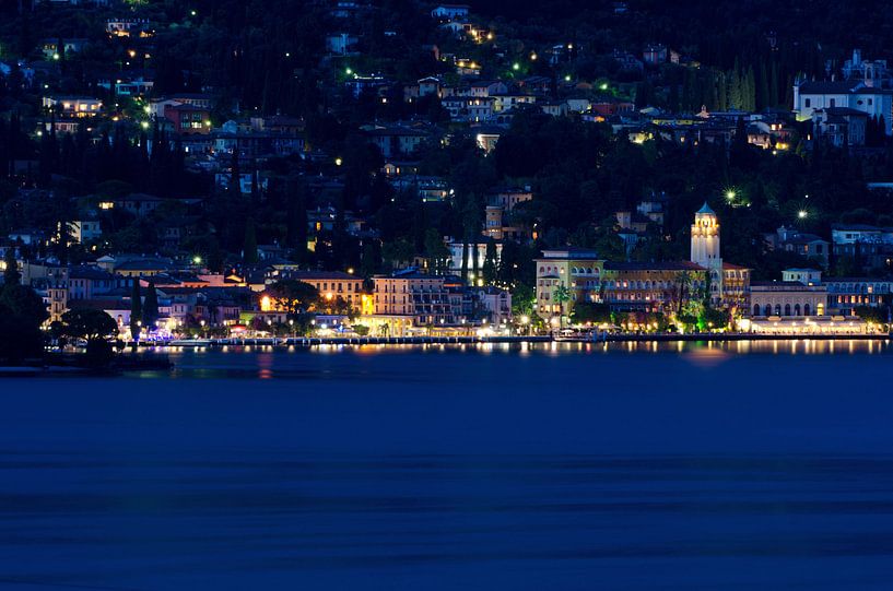 Dawn at Gardone Riviera by Remco Swiers