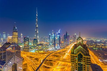 Dubai by Night - Burj Khalifa en Downtown Dubai - 2 van Tux Photography