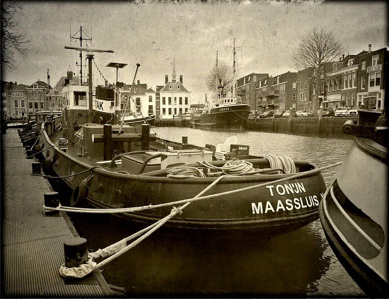 Tugboat Tuna Maassluis port by Fons Bitter