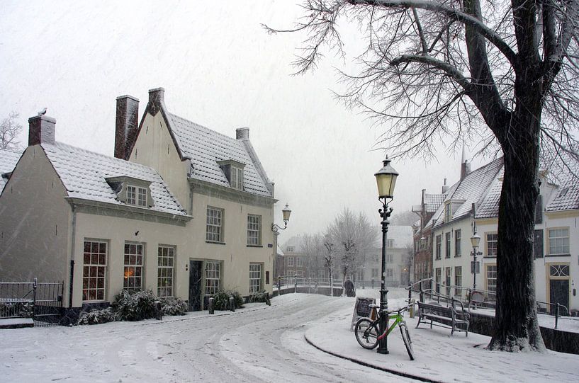 Winter en sneeuw in historisch Amersfoort von Watze D. de Haan