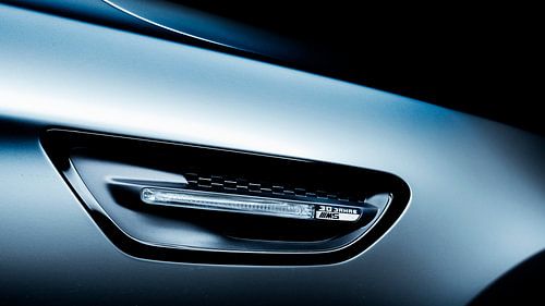 Mat grijs BMW M5 30 jahre editon