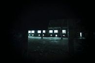 Urbex, donkere lege fabriekshal met filmkorrel van Ger Beekes thumbnail