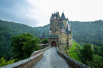 Eltz Castle by Bart Verbrugge