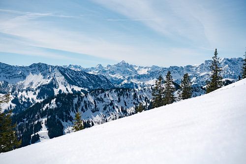 Winteruitzicht op de Hochvogel en de Allgäuer Alpen