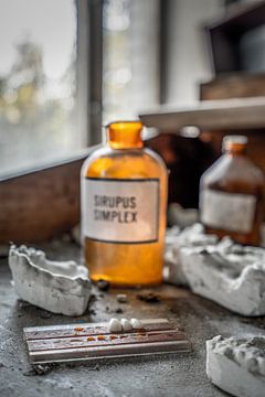 Clinique dentaire de table Pripyat sur Karl Smits