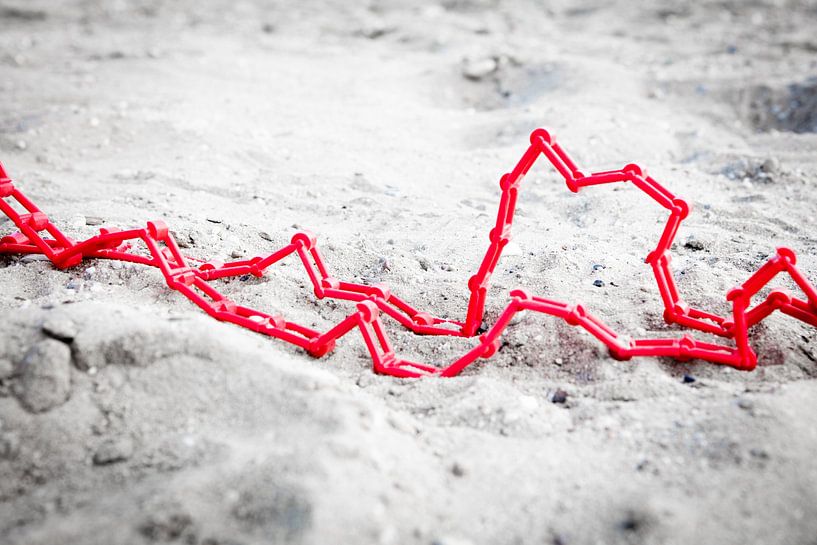Red lines in the sand by pauline smale