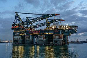 Heerema Marine Contractors' Thialf.