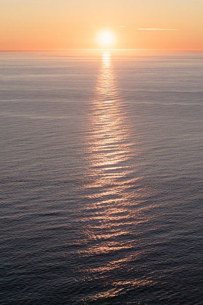 Warm colors during midsummer night sun by Marleen Dalhuijsen