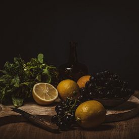 Mint, lemons and grapes van Frank Tauran