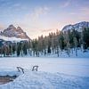 Lago Antorno und Drei Zinnen bei Sonnenaufgang im Winter von t.ART
