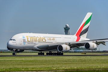 Emirates Airbus A380 (A6-EDR) vertrekt vanaf de Polderbaan.