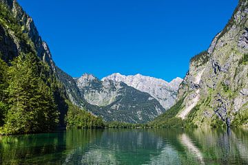 Uitzicht op de Obersee in het Berchtesgadener Land in Beieren van Rico Ködder